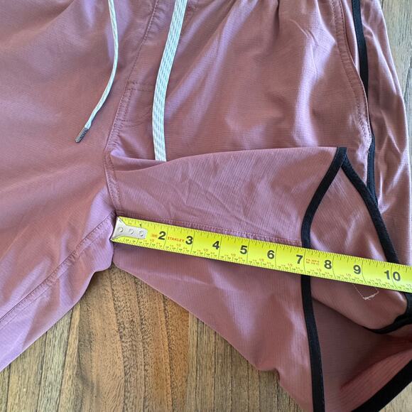 Vuori Men's Banks Hybrid Shorts - Size M - Picture 2 of 6